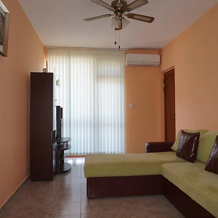 Апартамент Калоянов Apartament